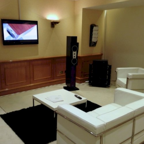 Dynaudio 2013